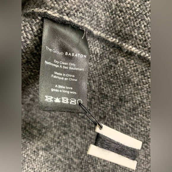 Aritzia Babaton Black White Plaid Shawl Extra Fine 100% Merino Wool Jacket Robe - Picture 10 of 13